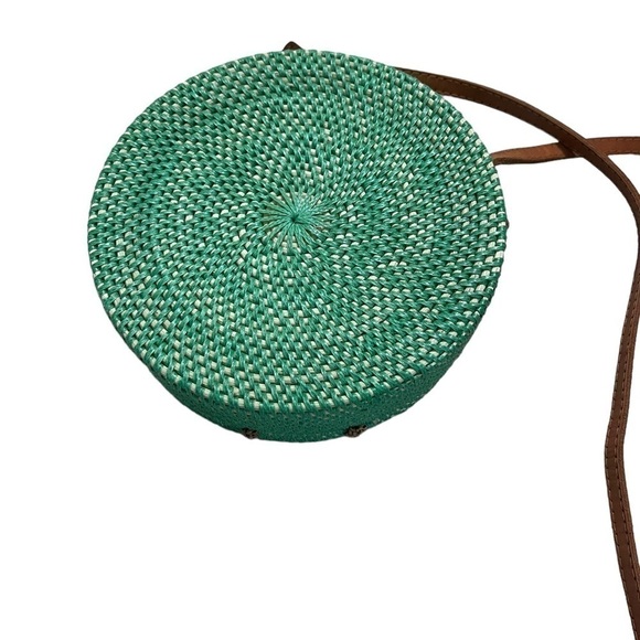 ARTISAN Handwoven Emerald Round Rattan Shoulder Round Bag - Picture 9 of 11